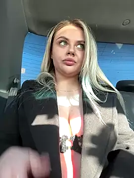 Snapshot of StasySweet chatting on November 15, 2025, 8:29 am StasySweet online show from November 15, 2025, 8:29 am