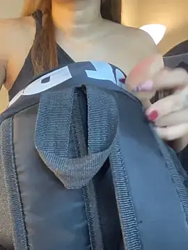 Snapshot of RedVelvet_Dream chatting on December 18, 2025, 9:29 pm RedVelvet Dream online show from December 18, 2025, 9:29 pm