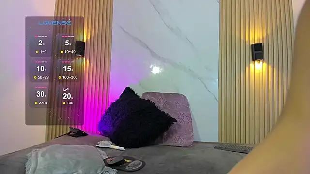 Valentinaliux  online show from February 7, 2026, 11:18 am