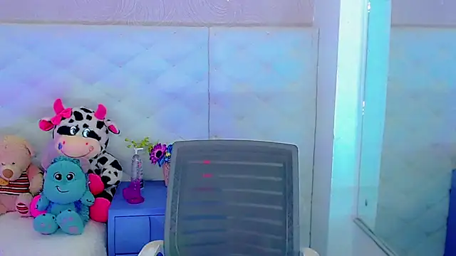 Snapshot of hanna_sweett34 chatting on October 14, 2025, 8:15 am hanna sweett34 online show from October 14, 2025, 8:15 am