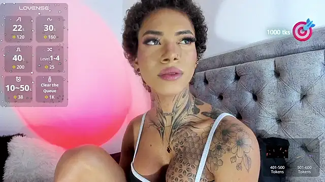 michell danna online show from October 11, 2025, 1:28 am