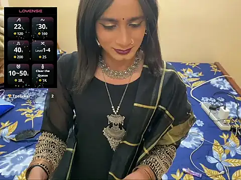 Snapshot of LuvLayla chatting on April 9, 2026, 11:33 pm LuvLayla online show from April 9, 2026, 11:33 pm