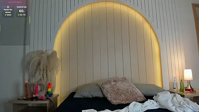 ALICESANDOVAL online show from March 11, 2026, 11:37 am