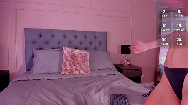 Snapshot of ALICESANDOVAL chatting on October 15, 2025, 11:40 am ALICESANDOVAL online show from October 15, 2025, 11:40 am