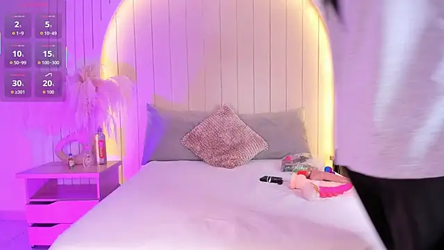 ALICESANDOVAL online show from April 1, 2026, 11:33 am