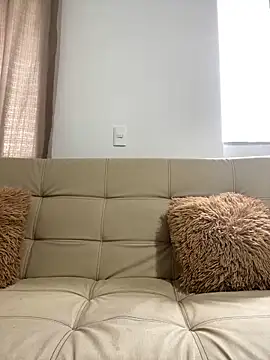 mia evanss26 online show from November 11, 2025, 8:25 pm