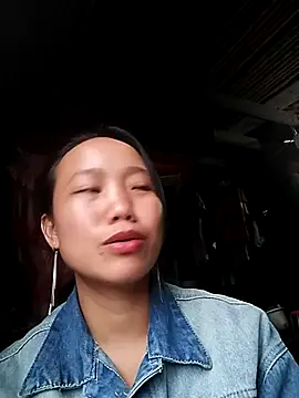 liu-liusexy online show from October 16, 2025, 1:58 am