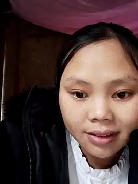 omiu-baby online show from February 3, 2026, 2:53 am