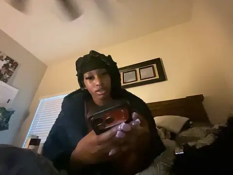 Brooke012 online show from April 15, 2026, 7:58 pm