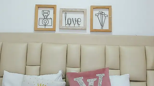 EbonyLudovica online show from November 26, 2025, 3:28 am