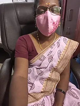 Snapshot of umashreetamil chatting on June 20, 2026, 7:19 pm umashreetamil online show from June 20, 2026, 7:19 pm