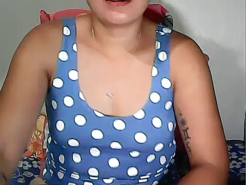 xxkitty27xx online show from November 21, 2025, 10:14 am