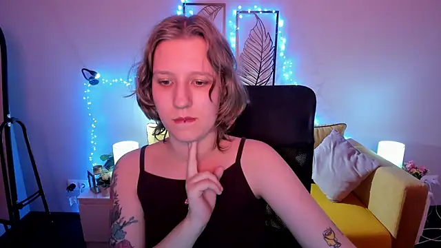 Hailey Foxy online show from October 15, 2025, 8:55 am