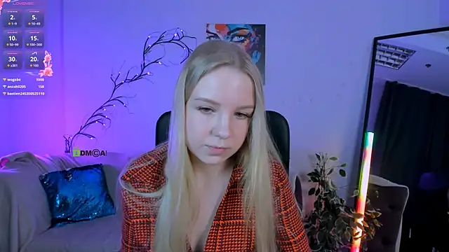 leyla hottie online show from October 4, 2025, 2:29 pm