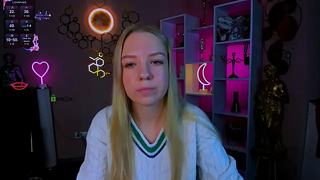 leyla hottie online show from October 2, 2025, 12:30 pm