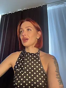 Snapshot of LittleFox___ chatting on June 17, 2026, 6:13 am LittleFox online show from June 17, 2026, 6:13 am