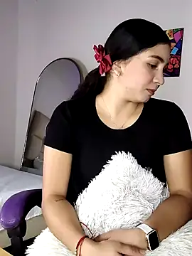 laura  carmona online show from September 26, 2025, 12:12 pm