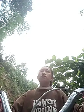 simi-lucy online show from December 17, 2025, 12:59 am