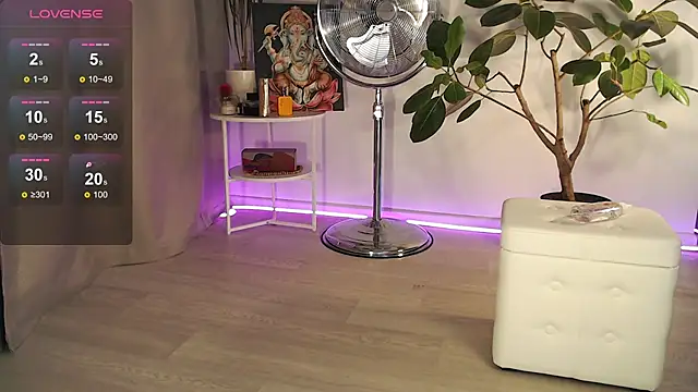 ChloeSummers online show from October 20, 2025, 4:51 pm