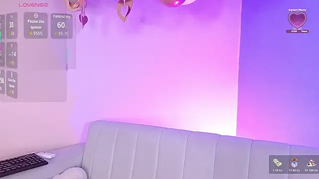 lourdes moon22 online show from December 1, 2025, 11:55 am