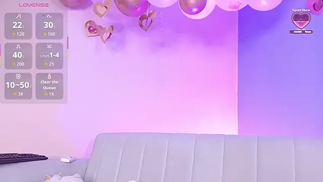 lourdes moon22 online show from November 30, 2025, 1:45 pm