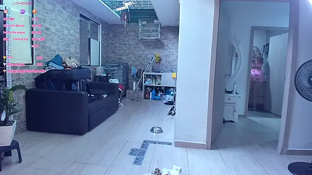  SARAI DUPONT online show from September 26, 2025, 11:17 am