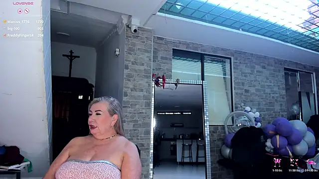 Snapshot of _SARAI_DUPONT chatting on May 8, 2026, 10:13 pm SARAI DUPONT online show from May 8, 2026, 10:13 pm