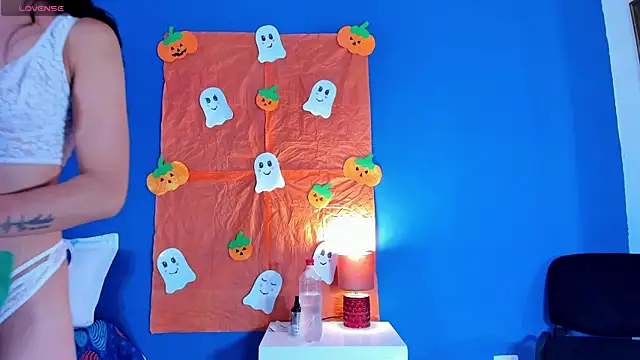 Grettel w online show from October 21, 2025, 7:35 pm