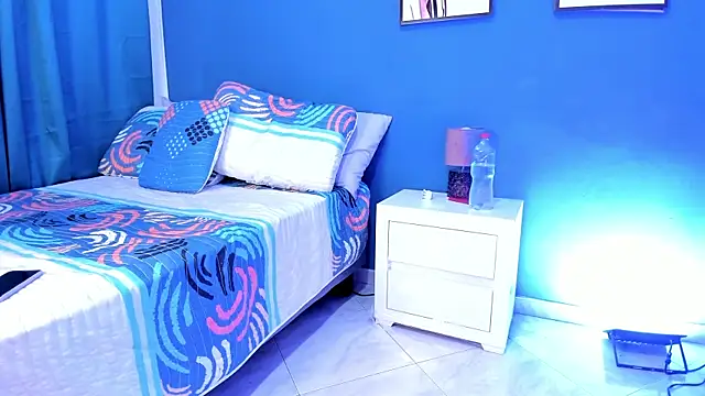 Grettel w online show from October 7, 2025, 7:59 pm