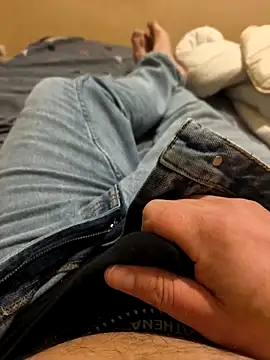 Normalludo0202 online show from November 27, 2025, 4:07 pm