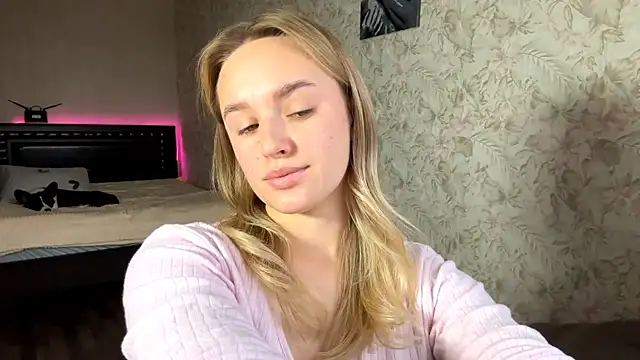 ElisabetLorney online show from November 29, 2025, 8:03 am