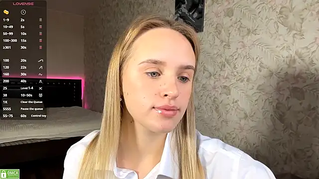 ElisabetLorney online show from October 31, 2025, 8:11 am