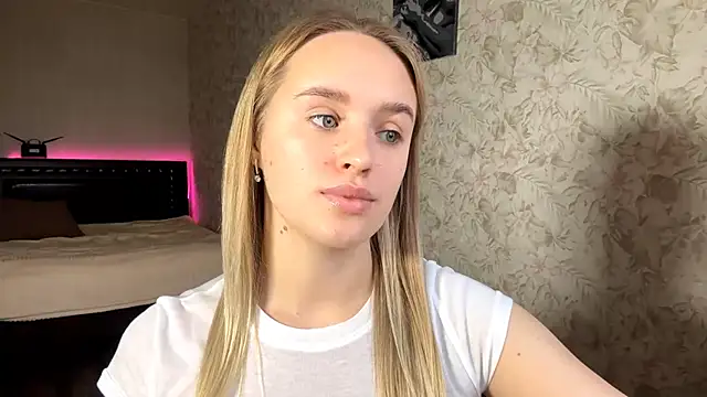 ElisabetLorney online show from December 1, 2025, 8:15 am