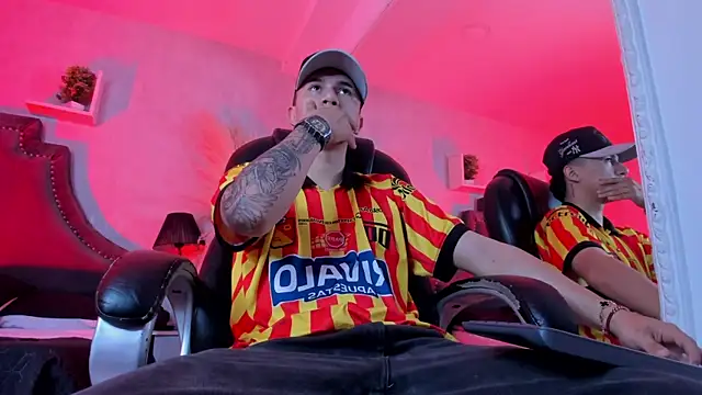 liaamsmiith  online show from January 16, 2026, 12:31 pm