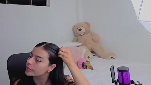 valerihouse online show from December 14, 2025, 12:50 am