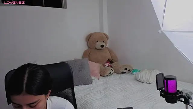 valerihouse online show from January 13, 2026, 1:31 am