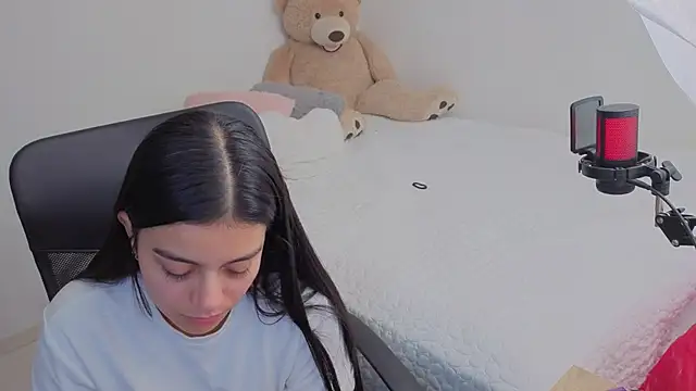 valerihouse online show from February 7, 2026, 1:02 am