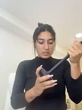 Scarlett 12 online show from April 17, 2026, 9:12 am