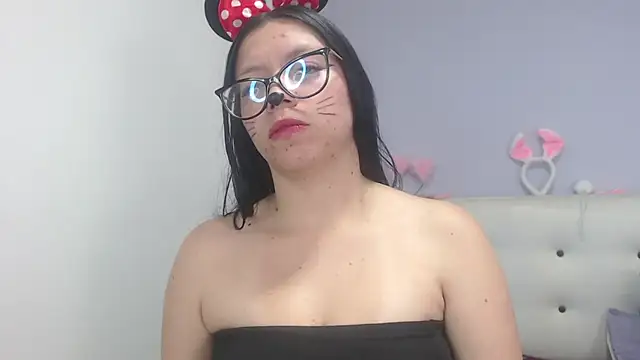 Snapshot of Kate_Gale chatting on October 29, 2025, 10:20 pm Kate Gale online show from October 29, 2025, 10:20 pm