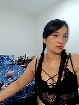 Snapshot of lauren_milf chatting on September 23, 2025, 8:38 pm lauren milf online show from September 23, 2025, 8:38 pm