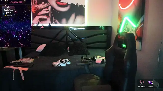 Sara Bdsm  online show from December 18, 2025, 3:16 pm