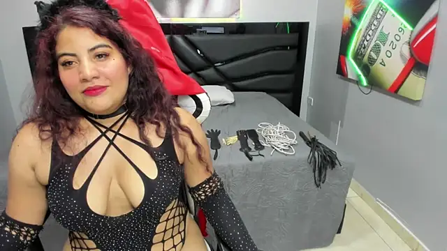 Sara Bdsm  online show from October 18, 2025, 3:58 pm