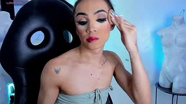 Cristal Gem1 online show from March 21, 2026, 1:18 am