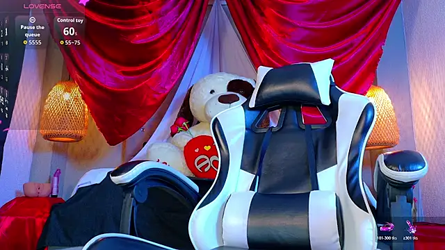 Thaiel Fosteer online show from February 15, 2026, 7:42 am