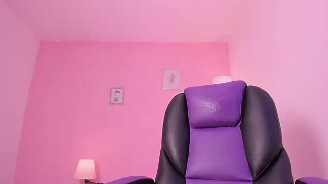 LiaaMoretzz online show from November 4, 2025, 12:58 am