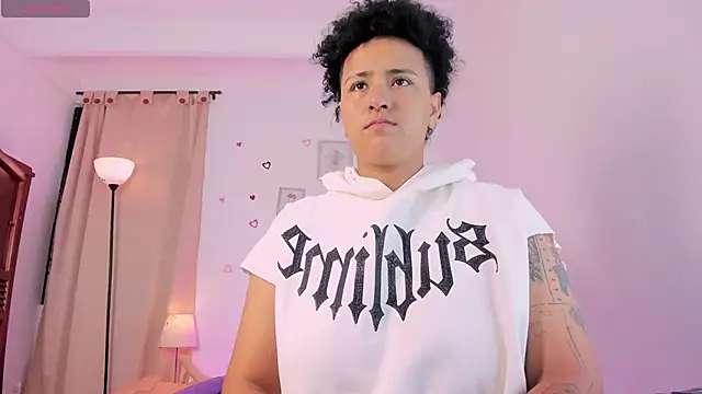 LiaaMoretzz online show from April 19, 2026, 2:56 am