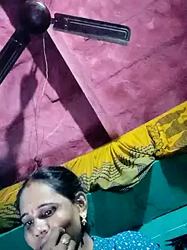 Pooja750 online show from October 31, 2025, 3:08 pm