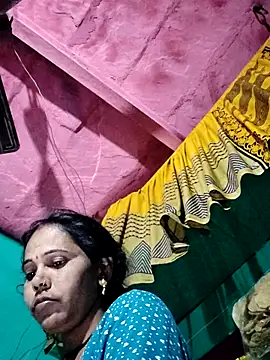 Pooja750 online show from January 13, 2026, 10:35 pm