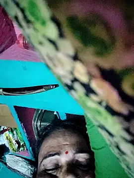 Pooja750 online show from November 11, 2025, 3:01 am