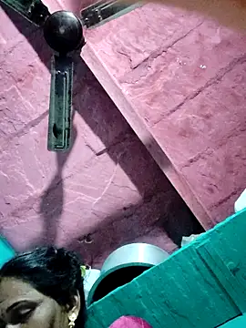 Pooja750 online show from October 12, 2025, 7:59 pm